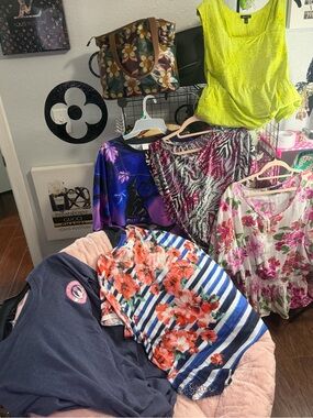 Bundle #9 - 6 Women's XL Items - Pics included